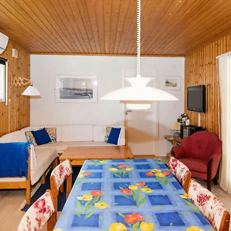 Three-bedroom Holiday In Orsted 4 *